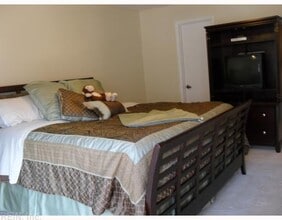 8530 Tidewater Dr in Norfolk, VA - Building Photo - Building Photo