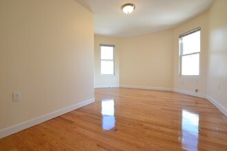 21 Weitz St, Unit 1x in Boston, MA - Building Photo - Building Photo