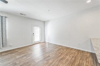 3122 Meadowstone Ln SW in Atlanta, GA - Building Photo - Building Photo