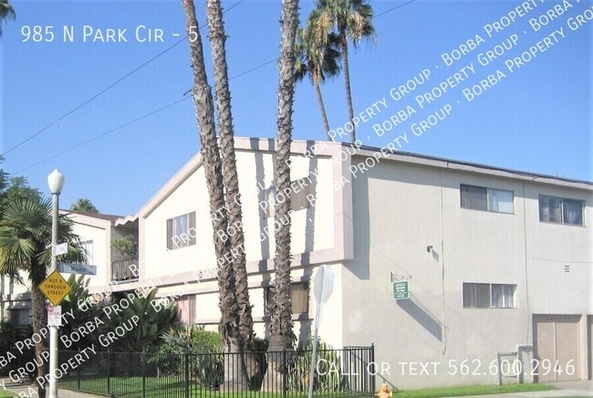 property at 985 N Pk Cir