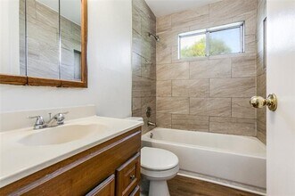 10815 Ruth Ann Dr in Dallas, TX - Building Photo - Building Photo