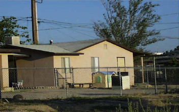 711 Candlelight in Barstow, CA - Foto de edificio - Building Photo