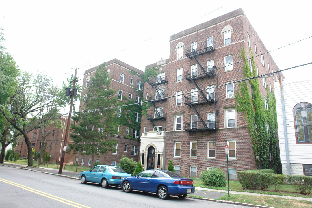 750-758 Jersey Ave in Elizabeth, NJ - Foto de edificio