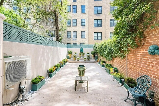 property at 163 E 71st St