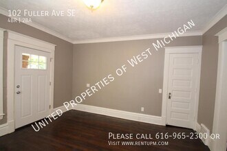 102 Fuller Ave SE in Grand Rapids, MI - Building Photo - Building Photo