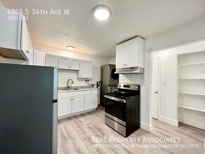 4205.5 34th Ave W in Seattle, WA - Building Photo - Building Photo