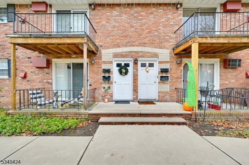 320 South St in Morristown, NJ - Building Photo