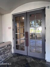 14242 Burbank Blvd in Los Angeles, CA - Building Photo - Building Photo