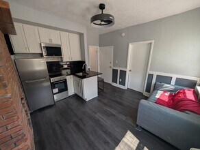 5527 Howe St in Pittsburgh, PA - Foto de edificio - Building Photo