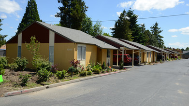 Catalina Apartments in Salem, OR - Building Photo - Building Photo