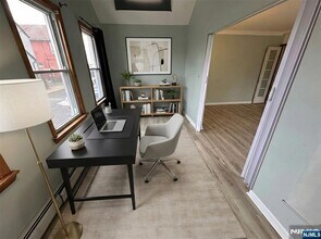 8 Laird Pl in Cliffside Park, NJ - Building Photo - Building Photo