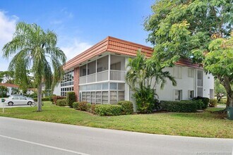 2600 SE Ocean Blvd in Stuart, FL - Building Photo - Building Photo