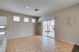 5438 Winterdale St in North Las Vegas, NV - Foto de edificio - Building Photo