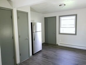 203 Clairmont Ct in Neenah, WI - Building Photo - Building Photo