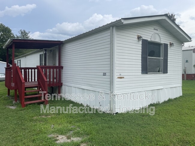 property at 225 Hillsdale Estates Ln