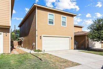 4 Oak Plaza in San Antonio, TX - Building Photo - Building Photo