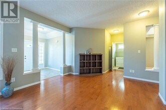 549 New Bedford Dr in Waterloo, ON - Building Photo - Building Photo