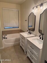 4022 E Cherry Hills Dr in Chandler, AZ - Building Photo - Building Photo