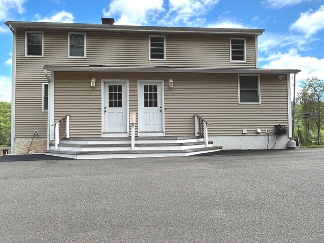 1100 N High St in East Haven, CT - Building Photo - Building Photo