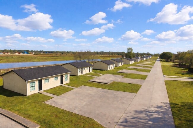 1219 Kingston Dr in Wharton, TX - Building Photo - Building Photo