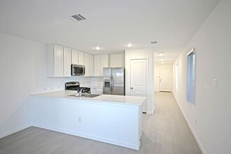 7363 Orange Sapphire in San Antonio, TX - Building Photo - Building Photo