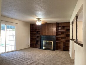 487 W San Jose Ave in Clovis, CA - Building Photo - Building Photo