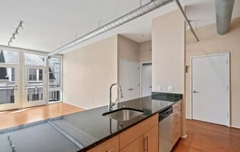 3800 Lee Hwy, Unit 405 in Arlington, VA - Building Photo - Building Photo