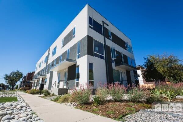 3207 W 17th Ave in Denver, CO - Foto de edificio
