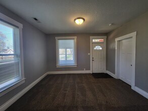 1364 Idaho St in Des Moines, IA - Building Photo - Building Photo