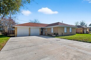 1205 Alpha Dr in Pasadena, TX - Building Photo