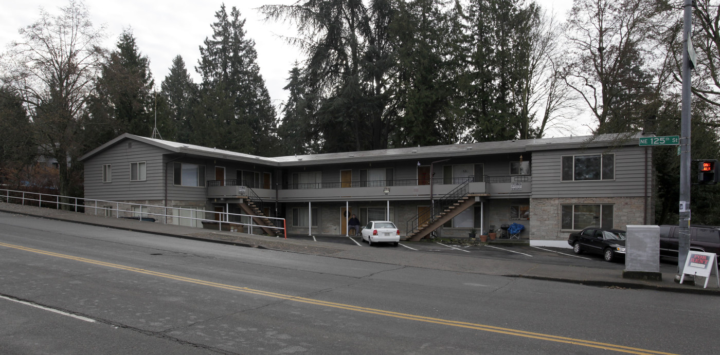 Park Cedar in Seattle, WA - Building Photo