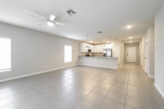 126 Briarcliff Dr in Poinciana, FL - Building Photo - Building Photo