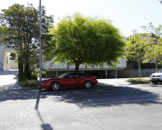 346 S Van Ness Ave in Los Angeles, CA - Foto de edificio - Building Photo