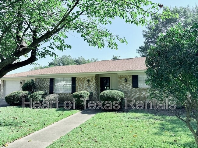 property at 465 Cranbrook Dr