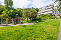 Le Parc in Seattle, WA - Foto de edificio - Building Photo