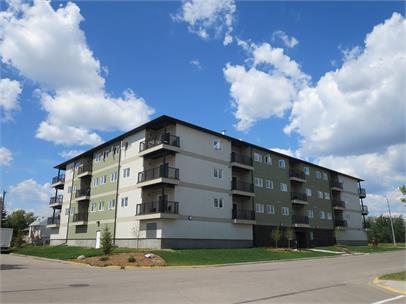 5302 51 St in Bonnyville, AB - Building Photo