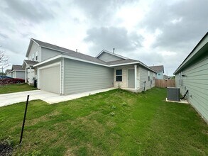 10022 Kersey Ml in San Antonio, TX - Building Photo - Building Photo