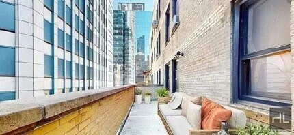 WEST 55 STREET in New York, NY - Building Photo - Building Photo