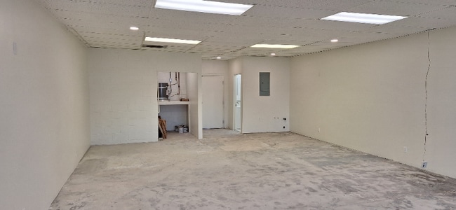 7616 Reseda Blvd in Los Angeles, CA - Building Photo - Building Photo