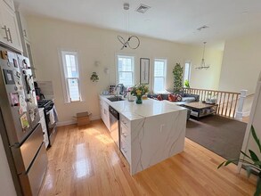 32 Putnam Ave, Unit 3 in Cambridge, MA - Building Photo - Building Photo