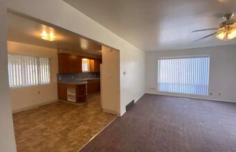3004 College Ave, Unit A in Caldwell, ID - Foto de edificio - Building Photo