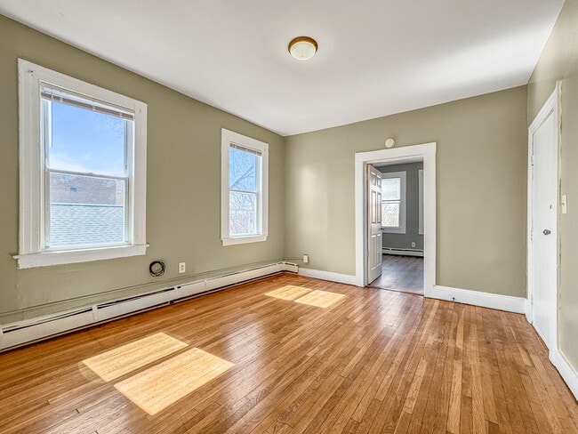 142-144 Clark St