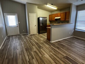 2108 Canter St SW in Albuquerque, NM - Foto de edificio - Building Photo