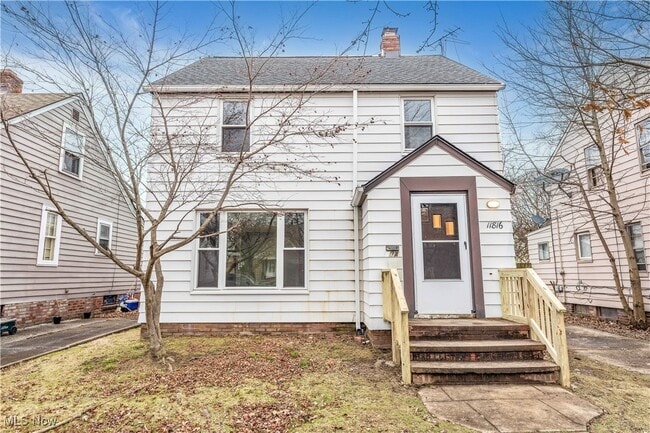 property at 11816 Marne Ave