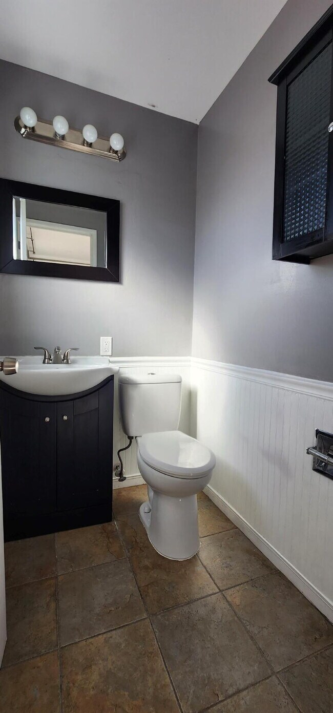 956 Altavia Dr in Hazelwood, MO - Building Photo - Building Photo