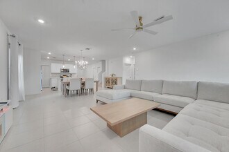 6371 Windwood Wy in Port St. Lucie, FL - Building Photo - Building Photo