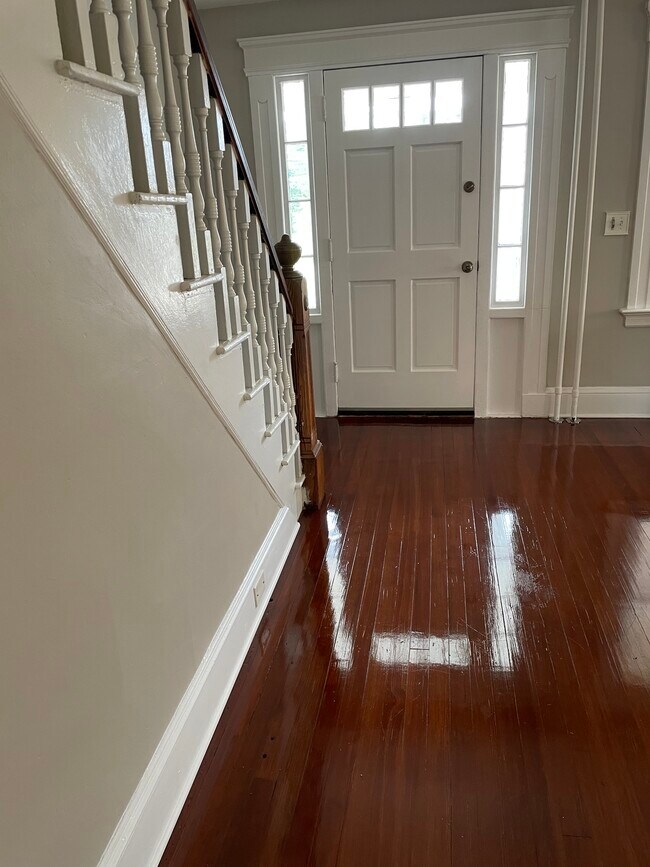 381 Ward St in Wallingford, CT - Building Photo - Building Photo