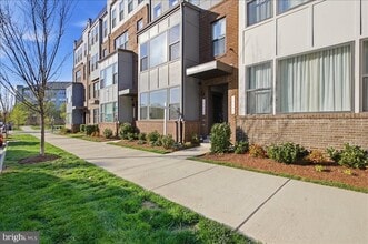 13538 Sayward Blvd in Herndon, VA - Building Photo - Building Photo