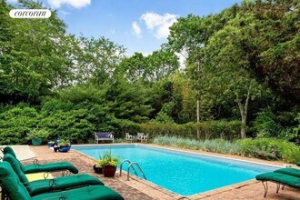 311 Meadows W in Bridgehampton, NY - Building Photo - Building Photo