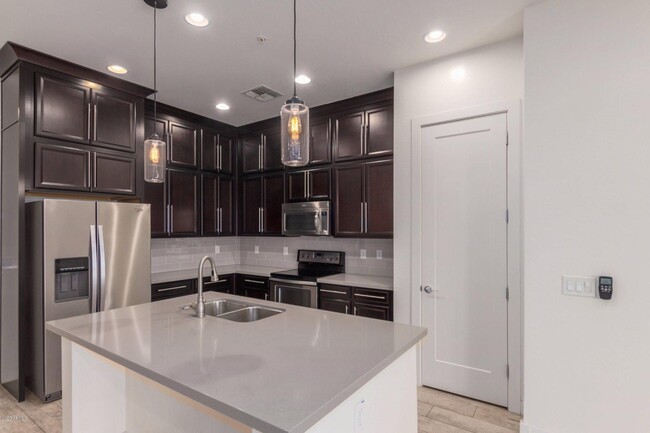 6565 Thomas Rd-Unit -1005 in Scottsdale, AZ - Building Photo - Building Photo